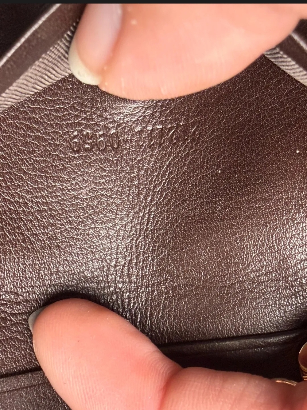 Authentic Gucci Brown Embossed Leather Key Pouch - Picture 4 of 6